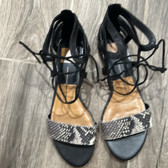 Dolce Vita black flat sandals size 8 - Picture 5 of 6